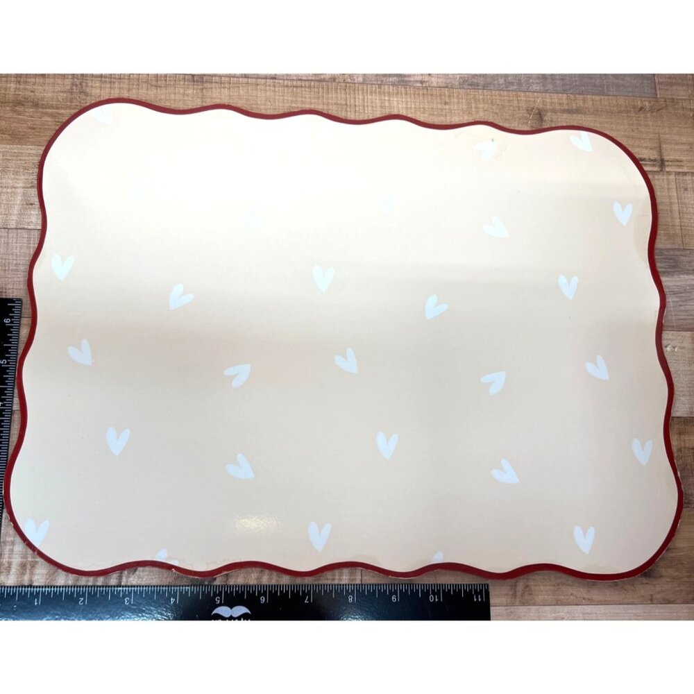 Decorative Heart Print Place Mat with Scalloped Red Border
